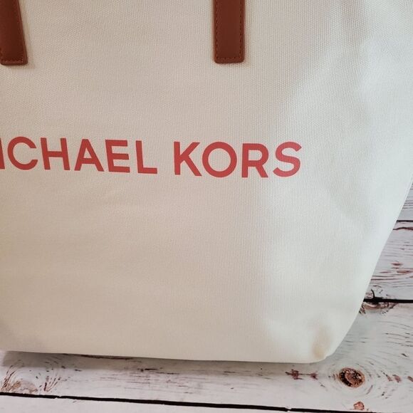 Michael Kors Tote Bag - Picture 3 of 5